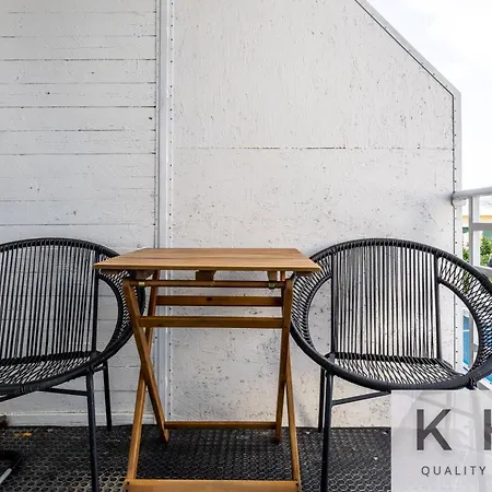 Little Palace! +car Offer